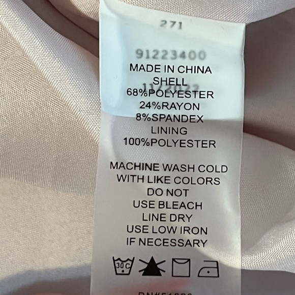 Vince Camuto pleated from lined mini skirt. Size L. NWT - Picture 6 of 7